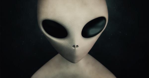 Множеството истории за мистериозни блещукащи светлинки в небето снимки на