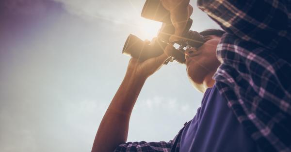 Откритостта към нови преживявания и екстровертността са свързани с по висок