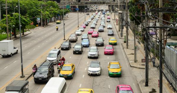 Хората живеещи близо до натоварени пътища развиват по често деменция в