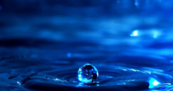 Животът на Земята зависи изключително от водата но въпреки че