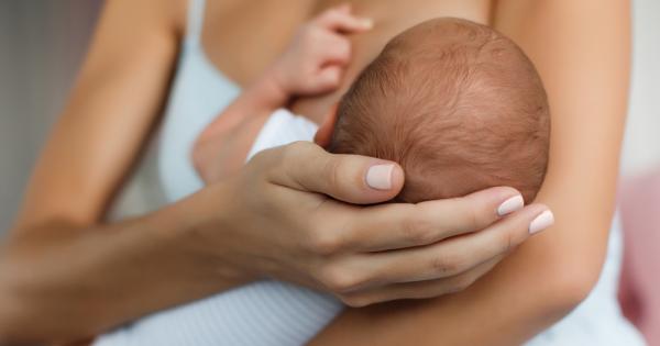 Кърменето е най естественият и полезен начин да храните новородено Лекарите