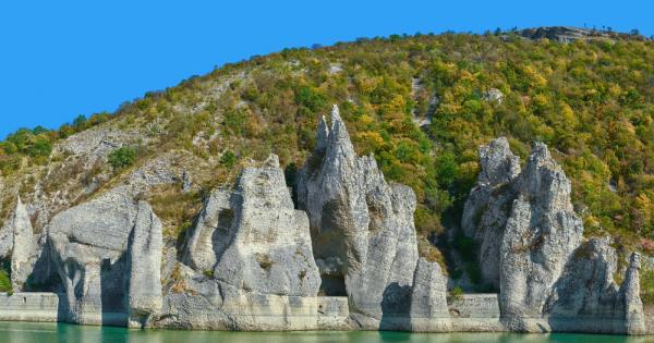 Докато обикаляте из популярните туристически дестинации в България местата с