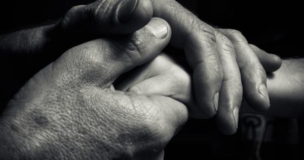 Отношения ни с другите определят голяма част от щастието и