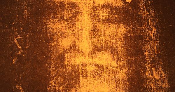 Прочутата плащаница не е истинското платно в което е било