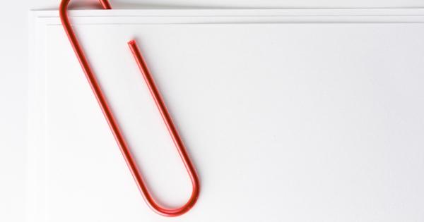 Сякаш е чудо взeмате един кламер разгъвате го и го