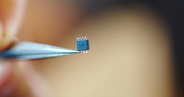 Представете си как минавате върху кожата с бръмчащо устройство точно