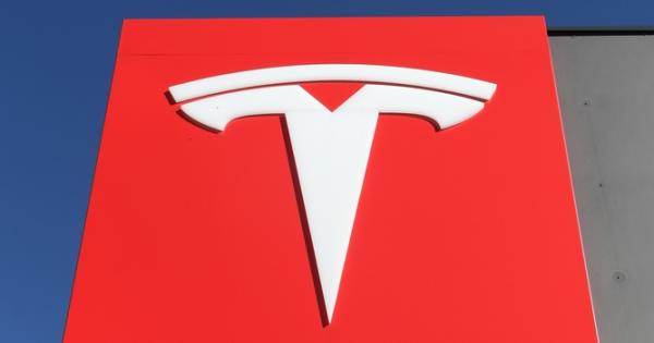 В последно време акумулаторната станция Пауъруол на фирмата Тесла набра особено