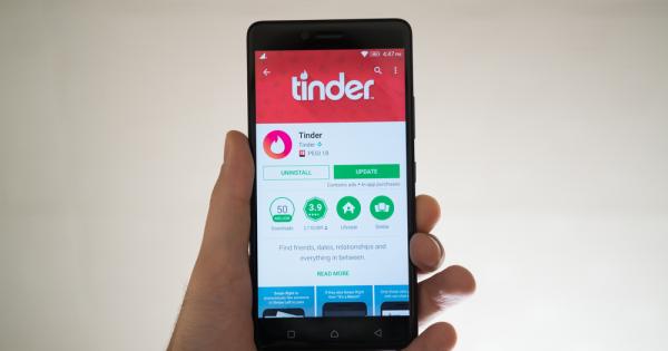 Tinder е едно от най популярните приложения за онлайн запознанства Както