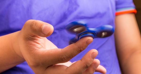 Децата луднаха по Спинър – новата играчка която вече набира