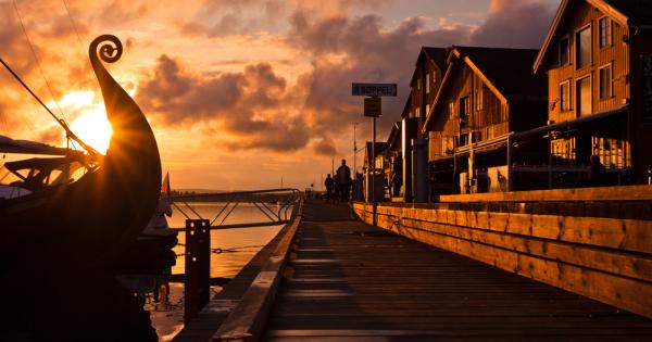 След като десетилетия наред са били подмятани по складове древни