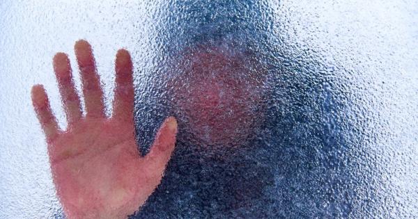 Един младеж работил в месокомбинат Един ден завършвайки работния си ден