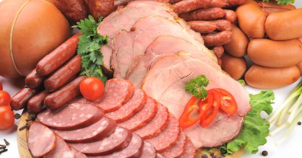 Хората които не сядат без месо на масата особено обработено