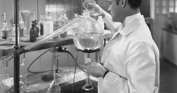 Човекът маймуна Слуховете за страховити научни експерименти провеждани в Съветския съюз