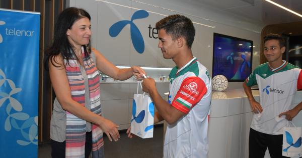 С пожелание за успех и 4G смартфон за всеки играч