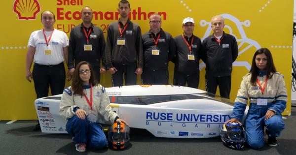 Автомобилът на студентите от Русенския университет Ангел Кънчев с който