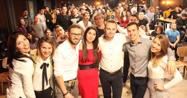 Петима лектори на средна възраст 26 г мотивираха близо 200