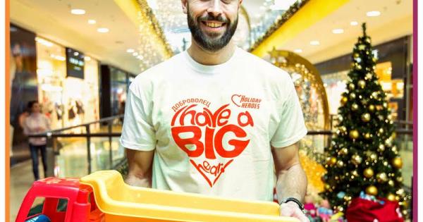 Волейболният национал Николай Николов повярва в каузата на Holiday Heroes