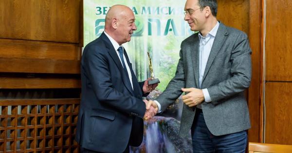 Община Бургас спечели конкурса Най зелена община на Екопак за 2016