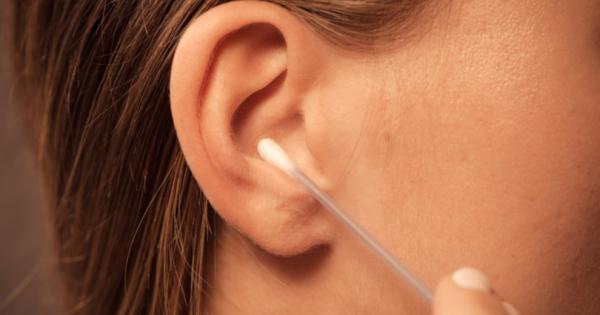 Почистването на ушите е обикновена хигиенна процедура която повечето хора