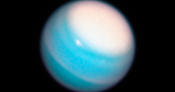 Уран – гигантският газообразен свят намиращ се на 2 8