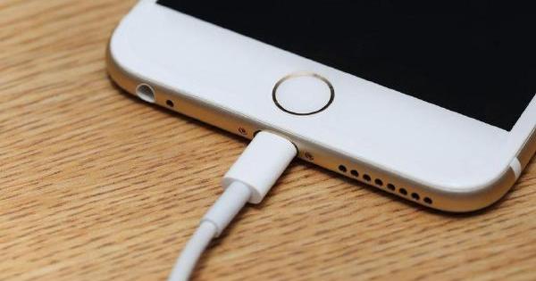 Не говорете докато се зарежда и не го дръжте включен