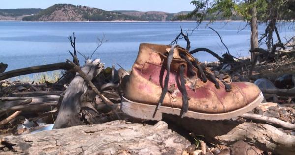 220 000 чифта ръкавици и чували потеглиха вчера към всички кътчета