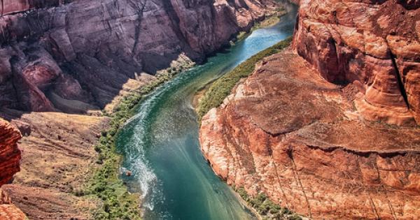 Всички ние сме виждали как реките сякаш мързеливо се извиват