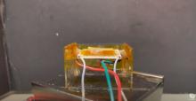 Учени разработиха "подскачащ" като скакалец материал за меки роботи