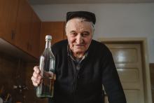 Виц: Врачанин за молекулите на ракията