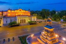 Виц: Политици приемат закон с три поправки