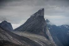 Планината Тор е най-високият вертикален склон на света. И той е меко казано страховит!