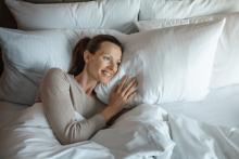 Виц: Как се приспива жена на 8, 18, 28, 38, 48 и 58 години?