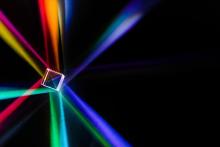 Тъмнината може да се движи по-бързо от светлината, без да нарушава относителността