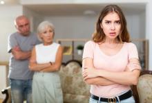 Виц: Свекървата - Хубава ви е къщата, ама...