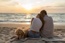 Виц: Жената се опитва да събуди заспали чувства у съпруга си