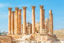 31 декември 1869  г. - Джон Търтъл Ууд открива легендарния храм на Артемида от Ефес